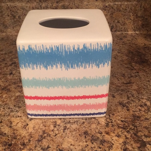 Dena Home tissue cover - Picture 1 of 2